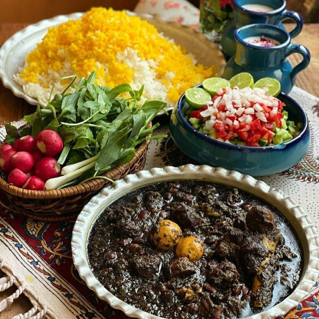 قرمه سبزی خوشمزه و جا افتاده، چطوری بپزم؟